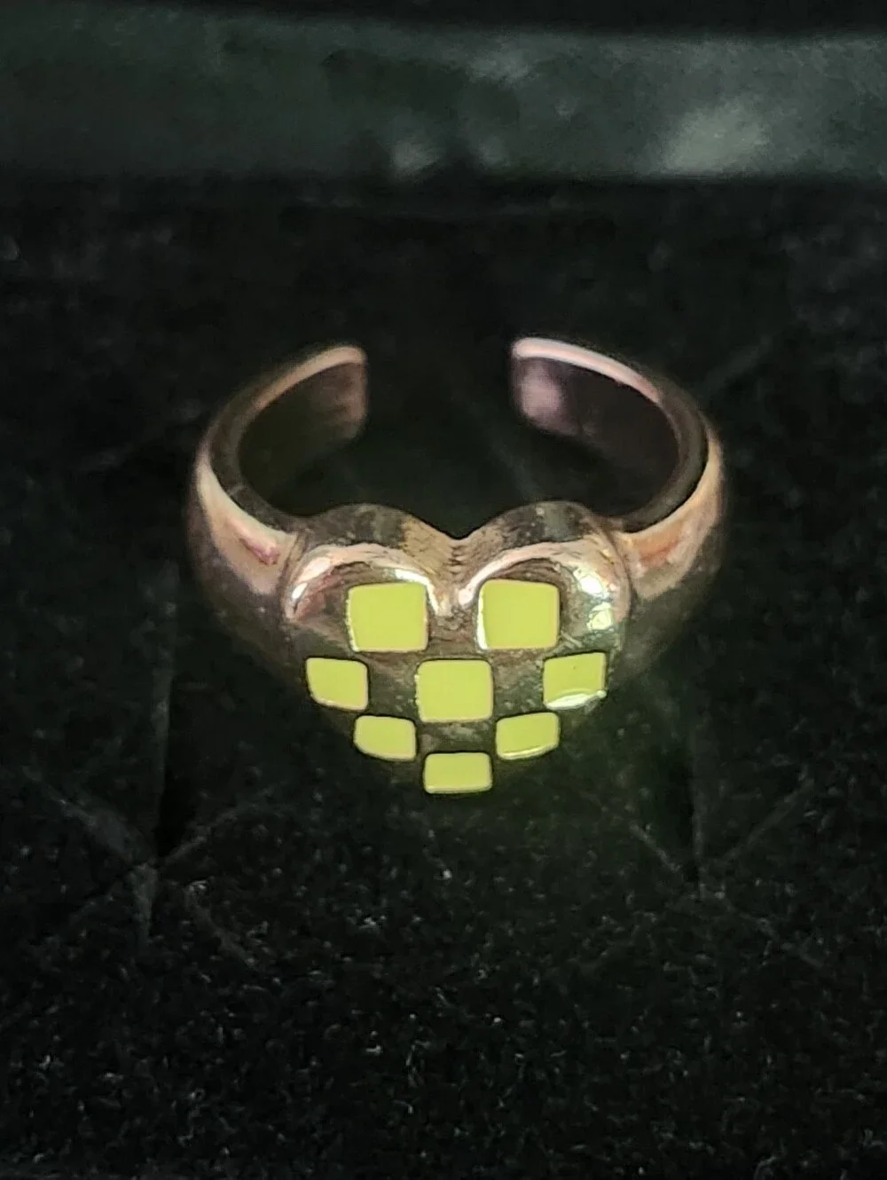 Heart Checkered Neon Lime Gold Tone Open Back Ring Size 6
